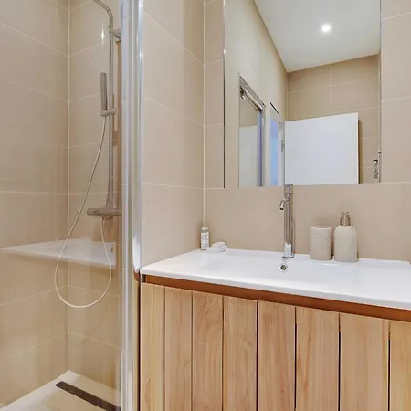 Spacious - 2br-4p - Place De Clichy Appartamento